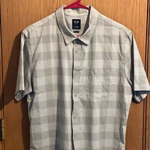 Oakley short-sleeve button up